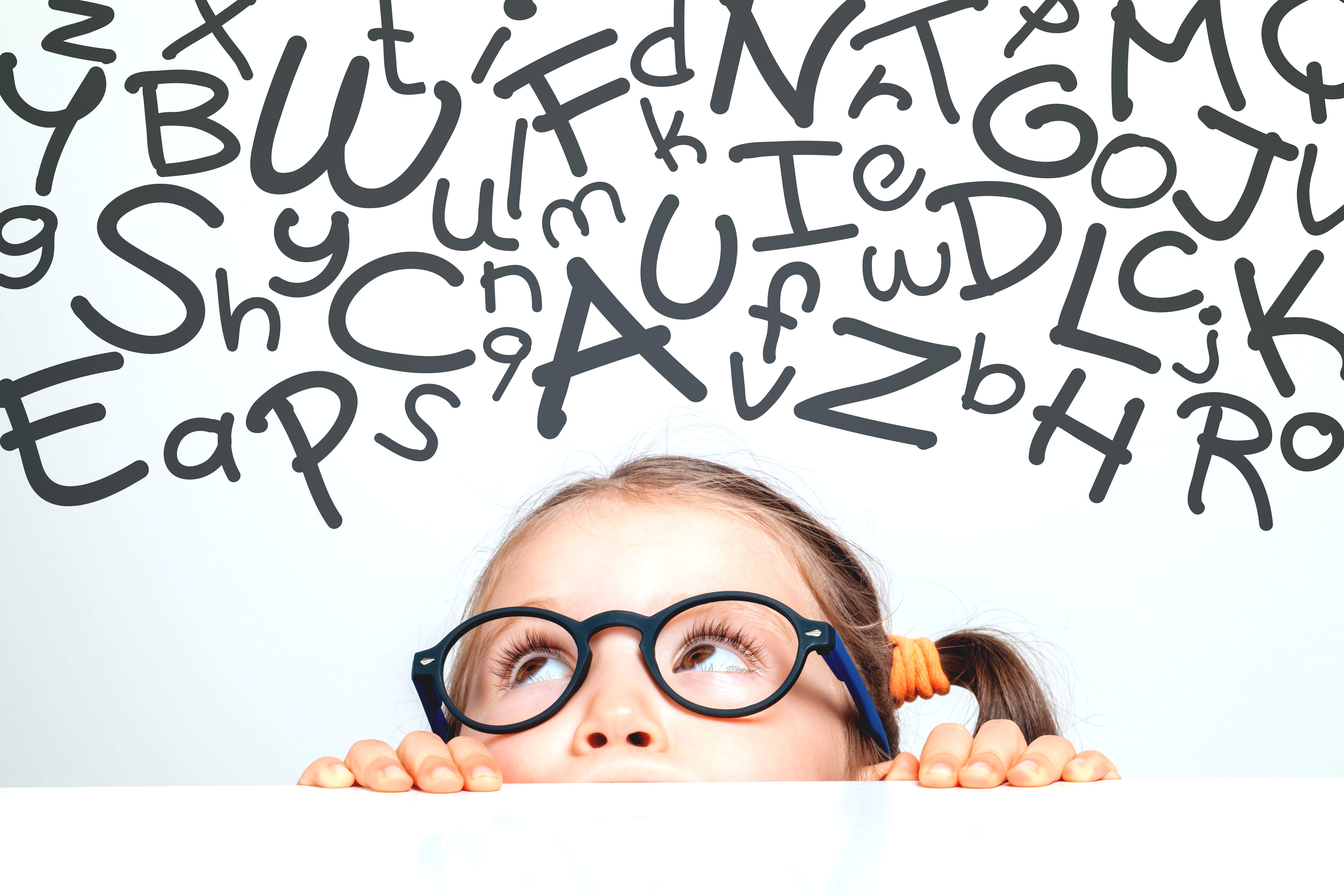 Nachhilfe Unterricht - Lehrerin mit Schülern